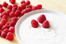 Yogurt with raspberries-yogurt-benefits